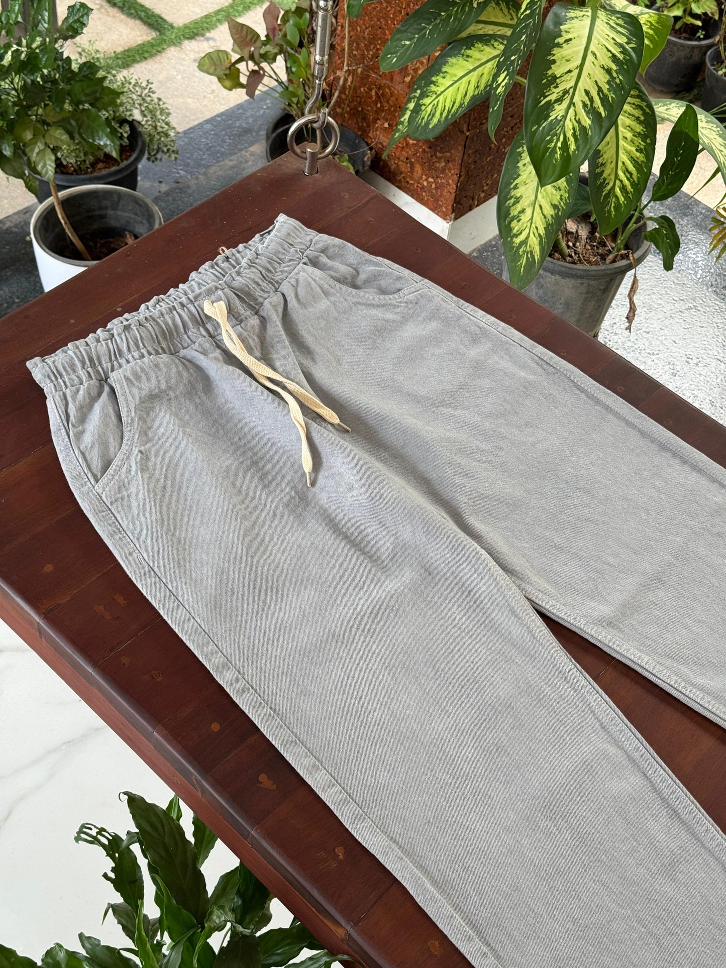 Moon Fit Elastic Waist Jeans - Light Grey