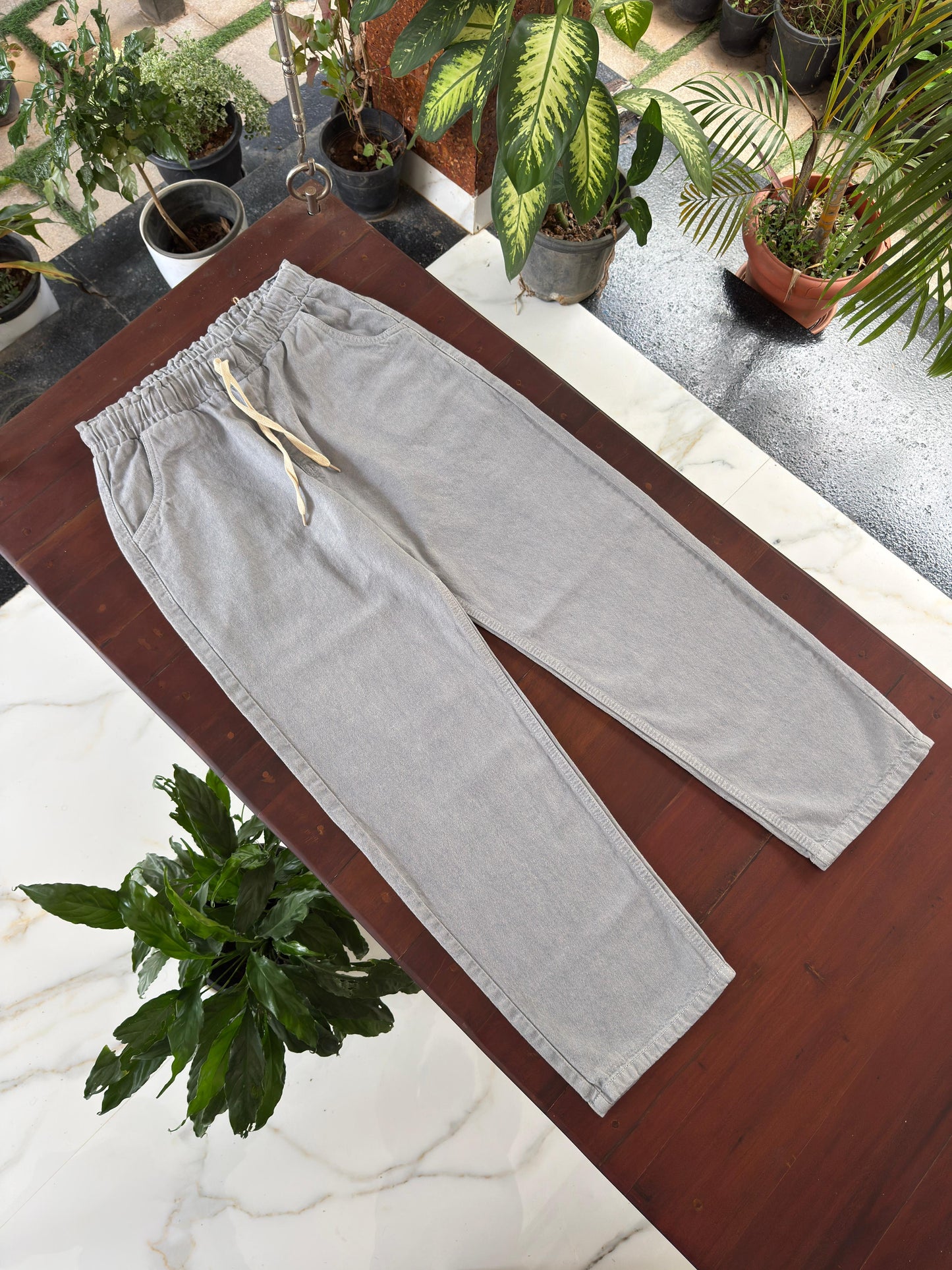 Moon Fit Elastic Waist Jeans - Light Grey