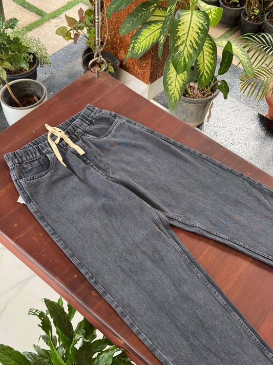 Moon Fit Elastic Waist Jeans - Faded Blue